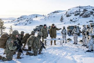 Fiasko na cvičení NATO: Finové rozebrali Američany tak, že museli zasáhnout velitelé